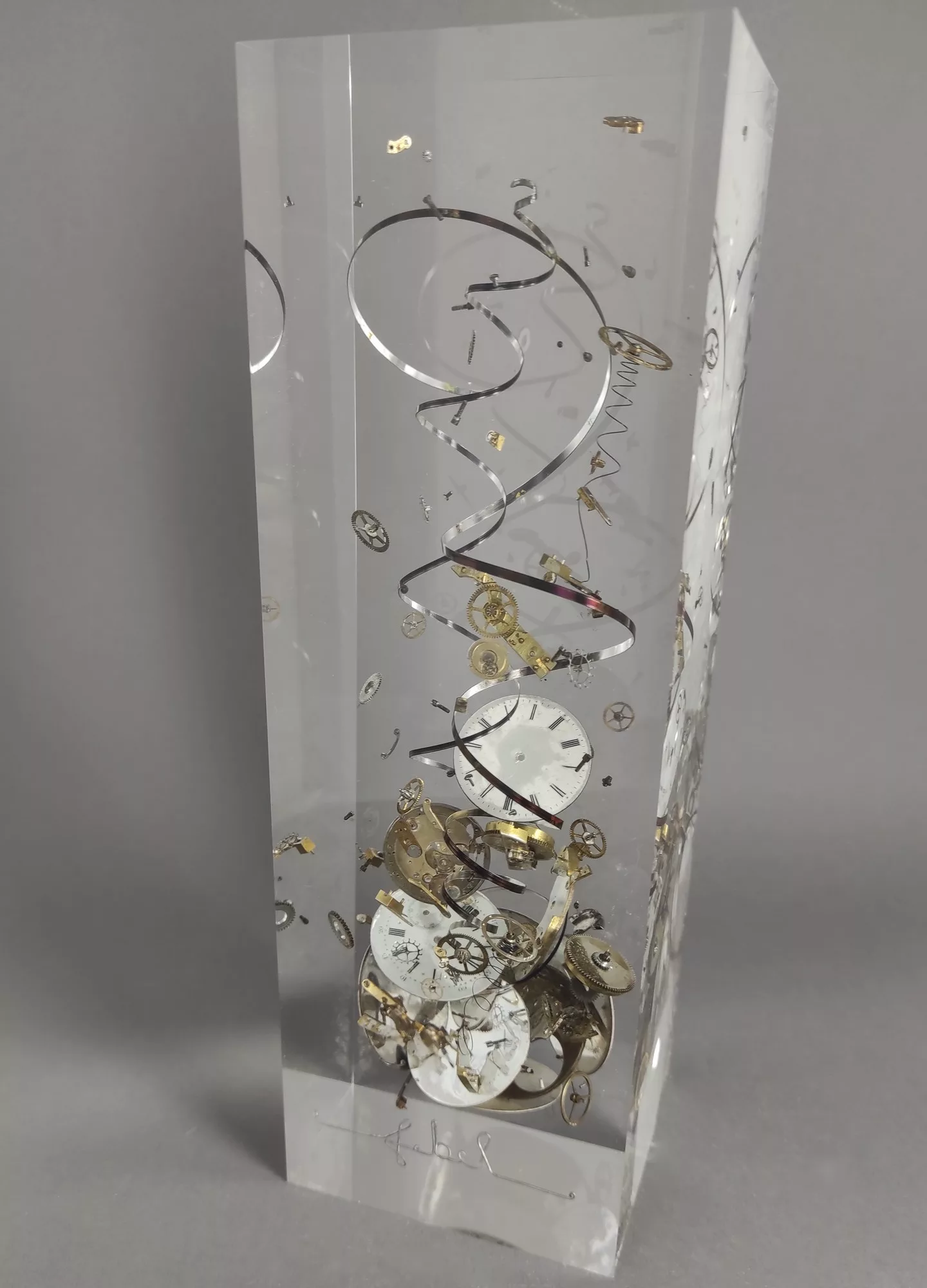 galerie Barrou Planquart, Francois Bel, O CLOCK, acrylic glass, 27x8x8cm, 2900 euros,