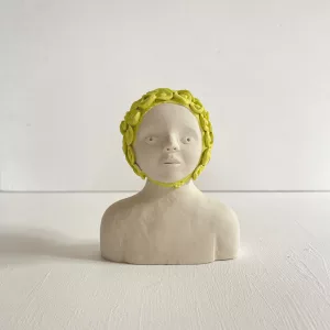 Incognito au bonnet jaune