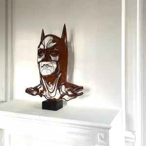 Sculpture Batman, acier oxydé sur socle, n° 1, 64x81x13cm, C215