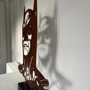 Sculpture Batman, acier oxydé sur socle, n° 1, 64x81x13cm, C215 (3)