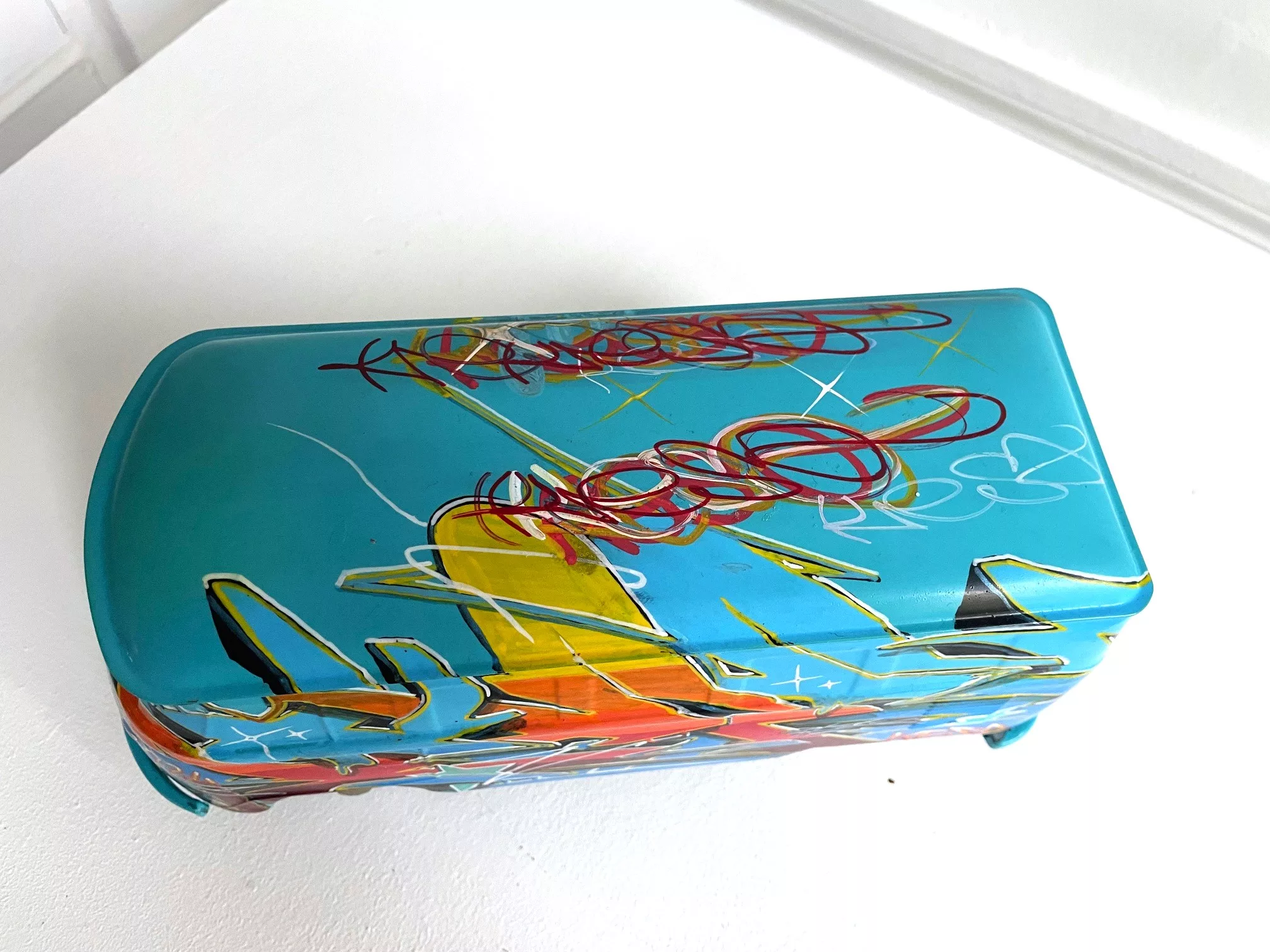 Blue and orange combi, Kesa graffiti, 22x10x9cm, tagged metal combi, unique piece (4) Blue and orange combi, Kesa graffiti, 22x10x9cm, tagged metal combi, unique piece (4)