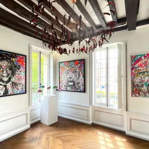 Dynamic tiger by Jo di Bona, 120x120cm, bombe aérosol et collage sur toile
