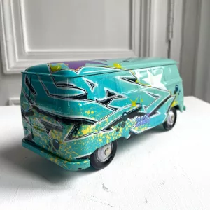 Tagged utrquoise blue metal WV combi painted by Kesa Graffiti (3)