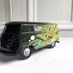 Metal combi tagged black and yellow with spray can and posca by Kesa Graffiti (3)