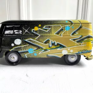 Metal combi tagged black and yellow with spray can and posca by Kesa Graffiti (6)