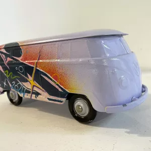 Kesa Graffiti spray-painted violet metal suit (2)