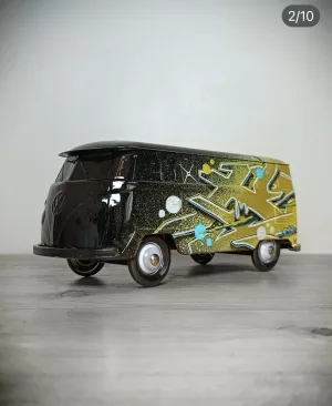 Combi WV in black and yellow tagged metal