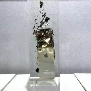 I phone, francois Bel, 33x10x10cm, acrylic glass and decomposed iphone, unique piece (2)