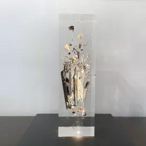 I phone by Francois Bel, 33x10x10cm, acrylic glass et iphone deconstruit (1)