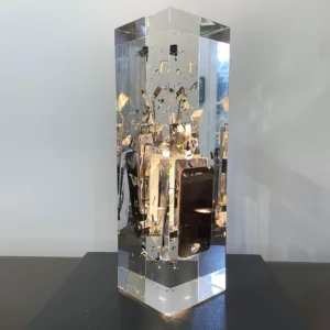 I phone by Francois Bel, 33x10x10cm, acrylic glass et iphone deconstruit (3)