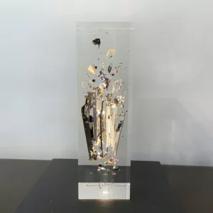 I phone by Francois Bel, 33x10x10cm, acrylic glass et iphone deconstruit (7)