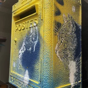 Mailbox Cat by C215, 43x28x18cm, aerosol and stencils, unique piece (3)