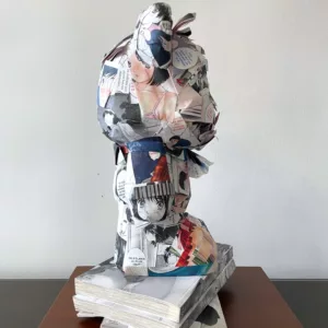 Manga Bear by Stéphane Gautier, folded manga pages in the shape of a teddy bear, 49x30x22cm, unique piece (4)