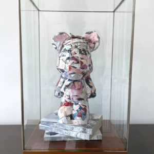 Manga Bear by Stéphane Gautier, folded manga pages in the shape of a teddy bear, 49x30x22cm, unique piece (6)