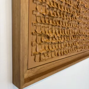 Bas relief abstrait Caramel, Alexandre geoffroy, 50x50cm, Platre, bombe aérosol et vernis, cadre bois naturel teinte (5)