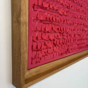 Bas relief abstrait Raspberry, Alexandre Geoffroy, 50x50cm, platre, bombe aerosol et venris, caisse americaine bois naturel (4)