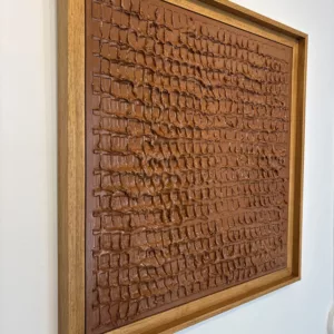 Bas relief chocolat, Alexandre Geoffroy, 50x50cm, Platre, bombe aérosol et vernis, caisse americaine bois naturel teinte (3)