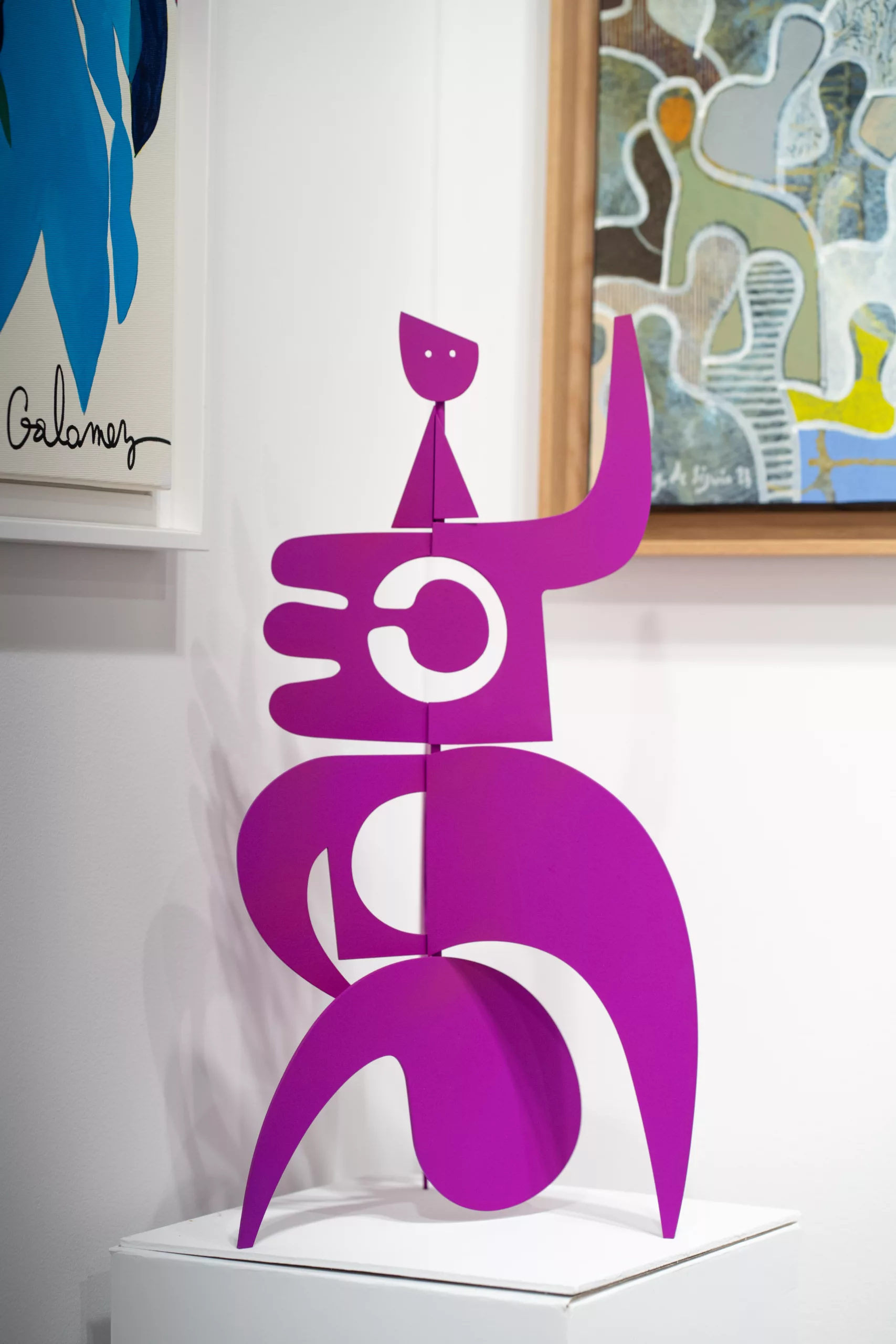 Anna fushia, métal découpé